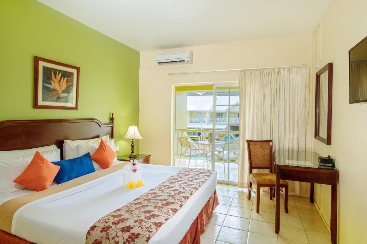 Bay Gardens Hotel Gros Islet Exterior photo